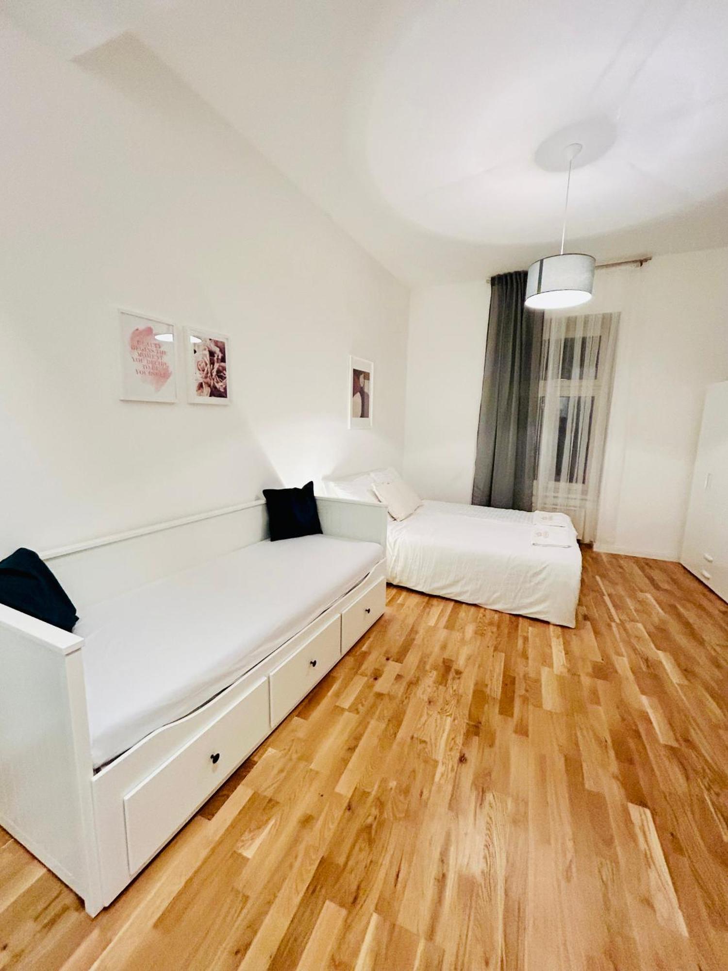 New Apartments Complex Prague Florenc Exterior photo